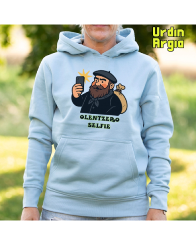 EmakumeTxanodunJertsea-Olentzero Selfie UrdinArgia