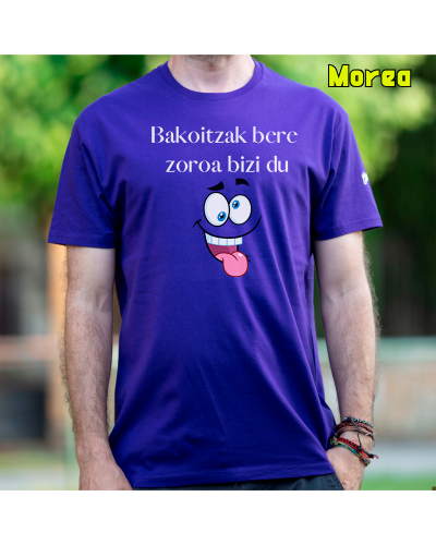 Gizonezkoen Kamiseta - Bakoitzak Bere Zoroz Bizi Du